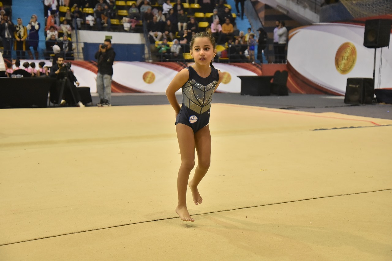 فيروز أحمد حسن  تحصل على المركز الاول فى بطولة الجمهورية للجمباز وتفوز الذهبية وكأس البطولة (5)