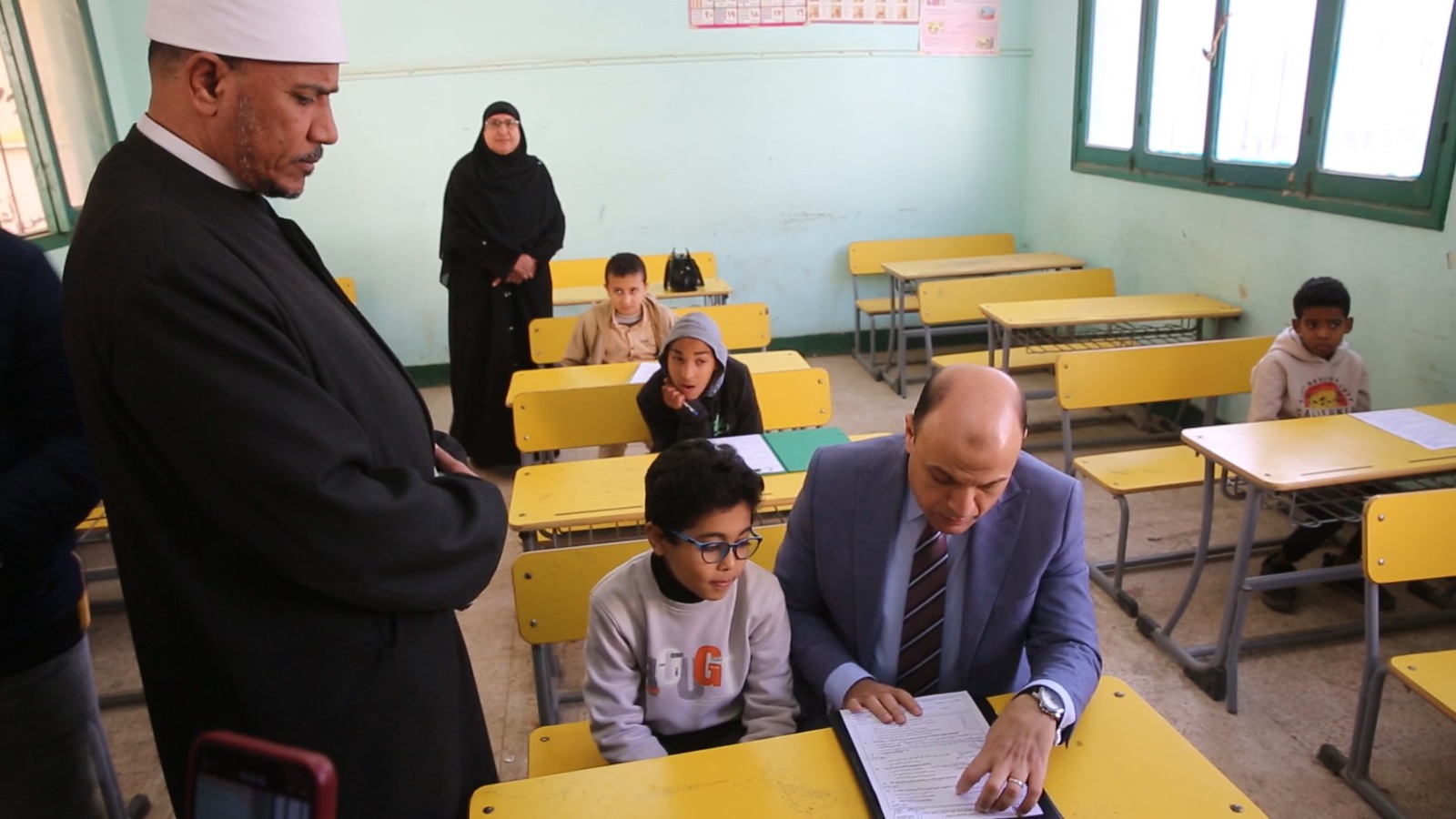 محافظ كفر الشيخ يتفقد المعاهد
