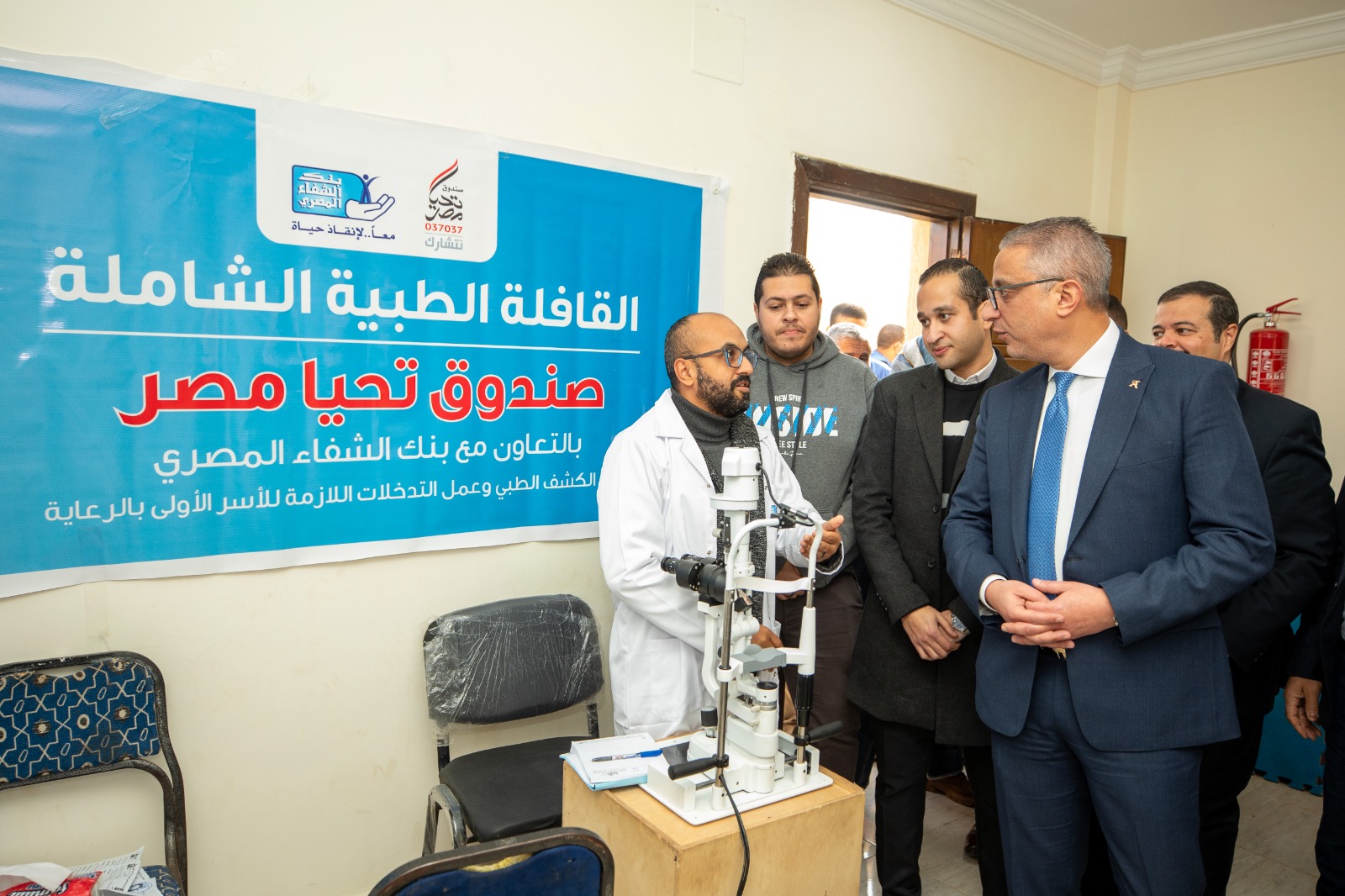 محافظ الفيوم يتتفقد العيادات في القافلة الطبية لصندوق تحيا مصر