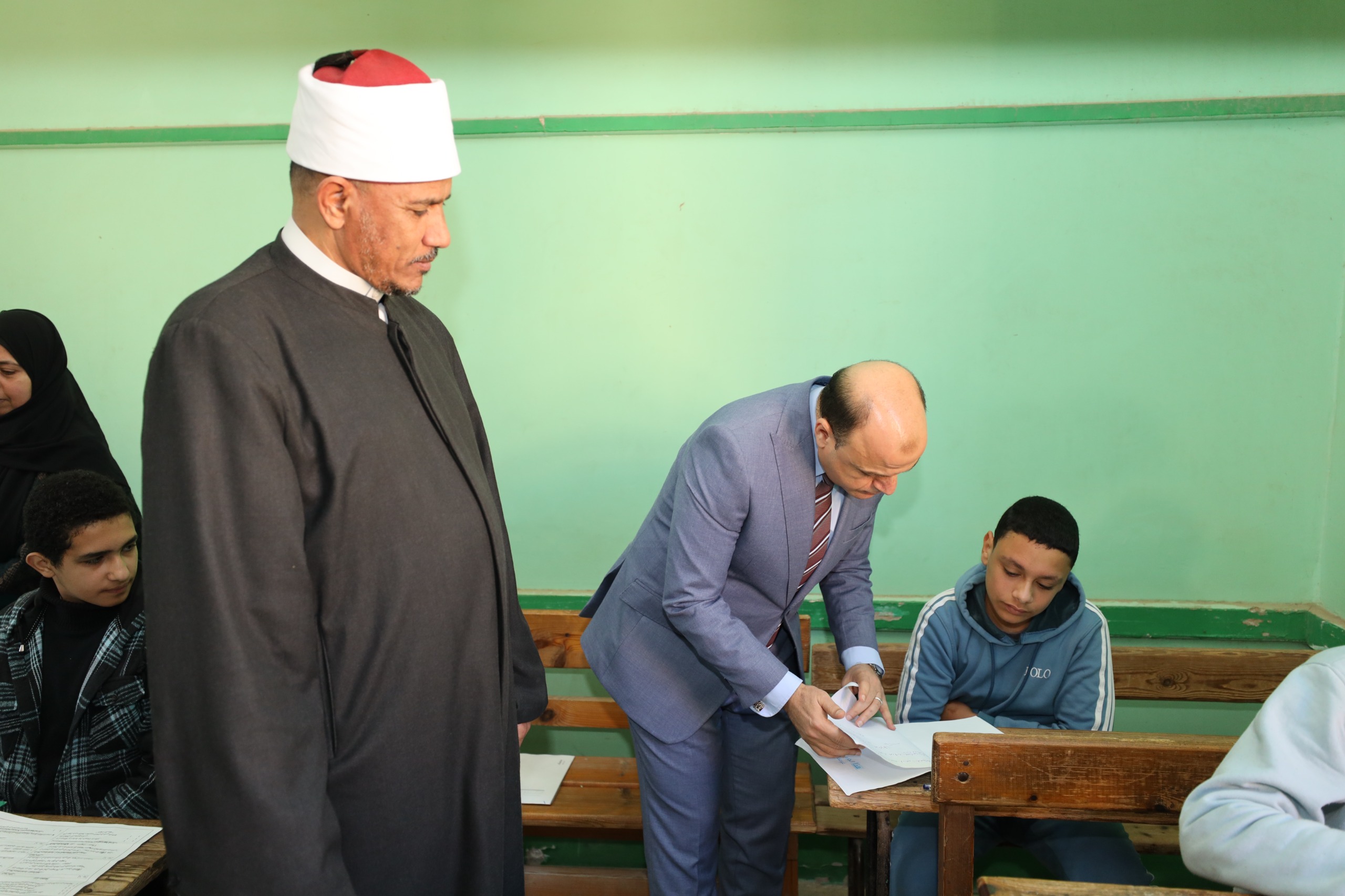 متابعة المحافظ للإمتحانات