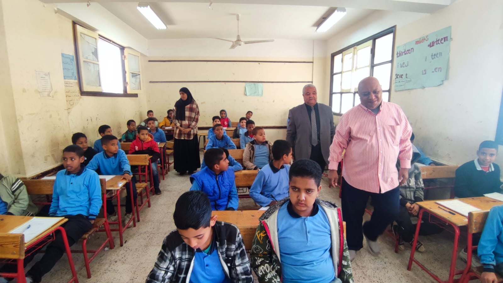 متابعة سير أعمال امتحانات نصف العام بمدارس البياضية