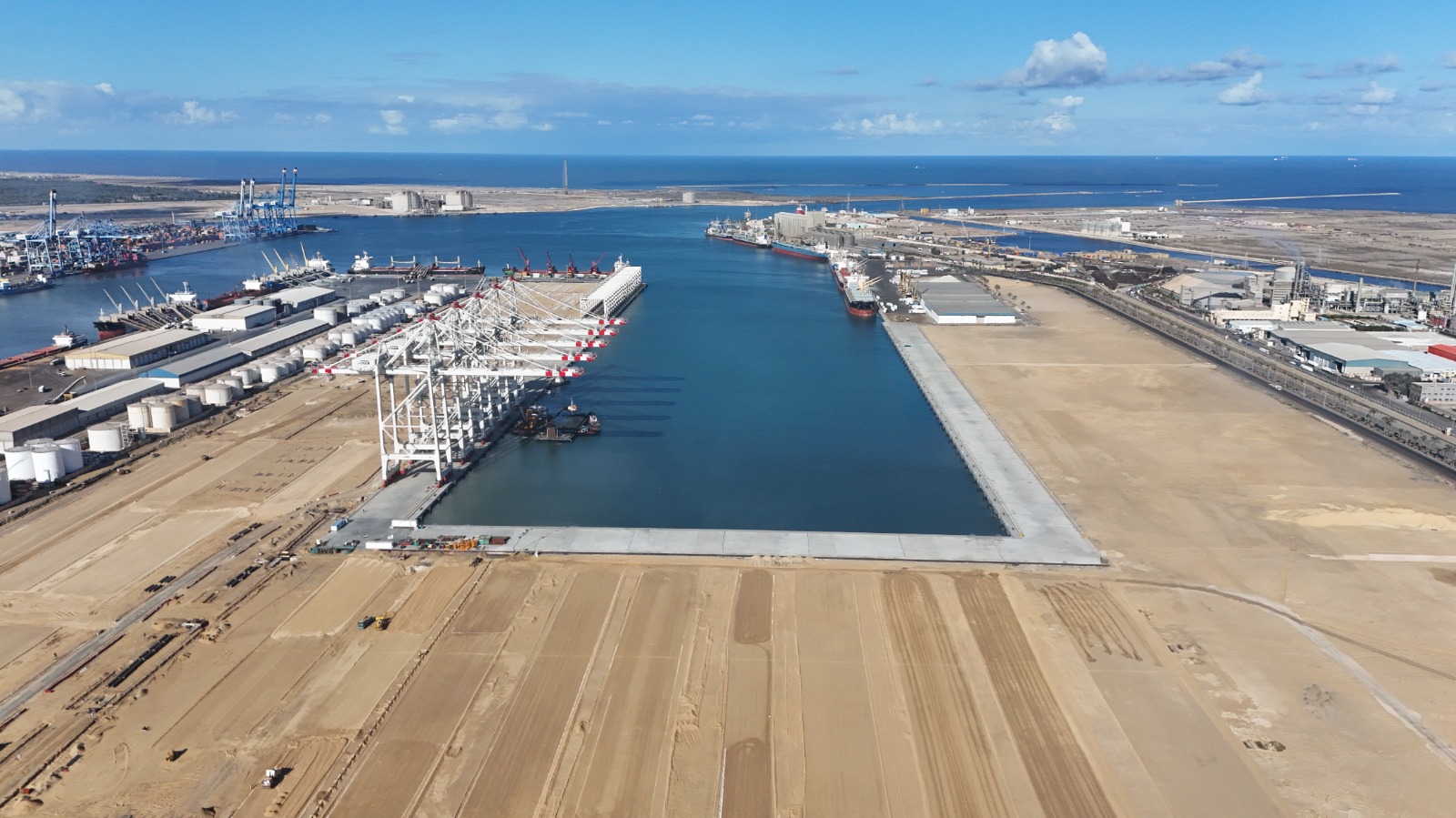 محطة الحاويات تحيا مصر (1)