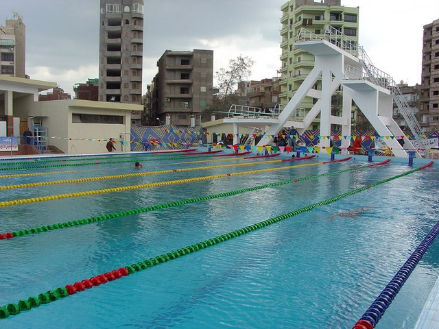 حمام سباحة القرية الرئيسي