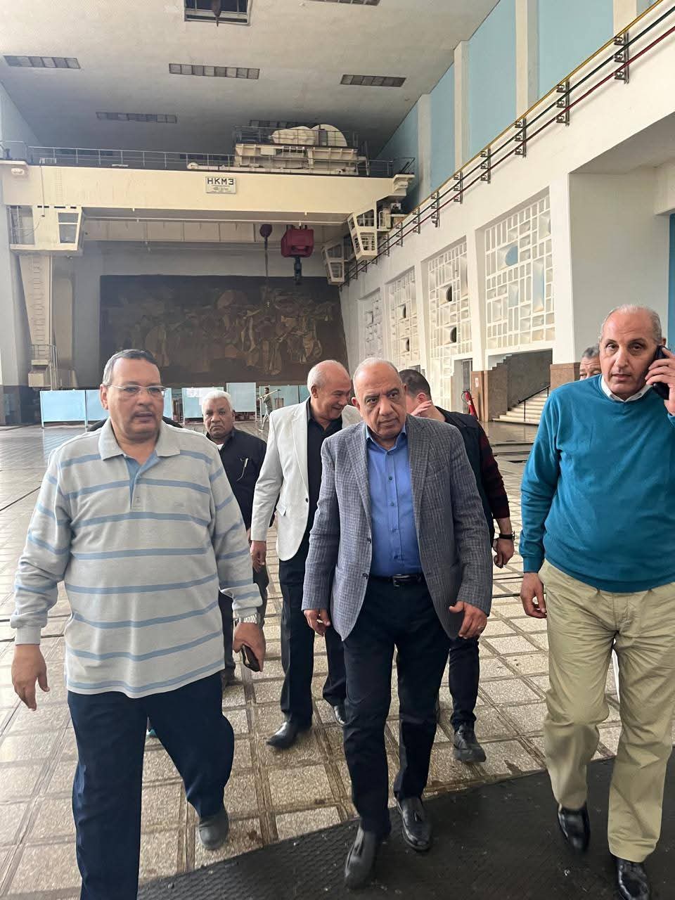 وزير الكهرباء يتفقد محطة السد العالي وزير الكهرباء يتفقد محطة السد العالي