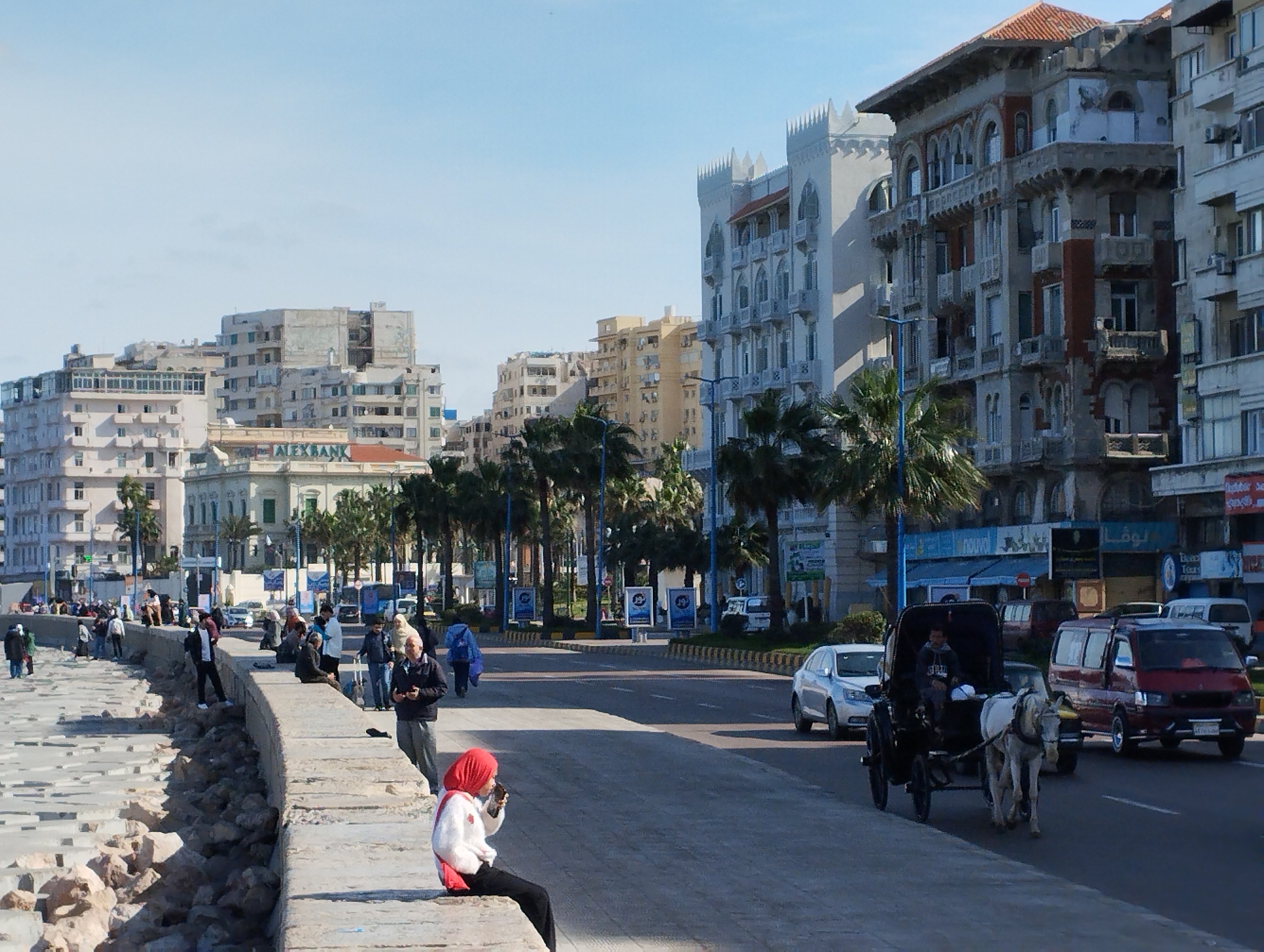 طقس الاسكندرية نشاط للرياح وانخفاض بدرجات الحرارة