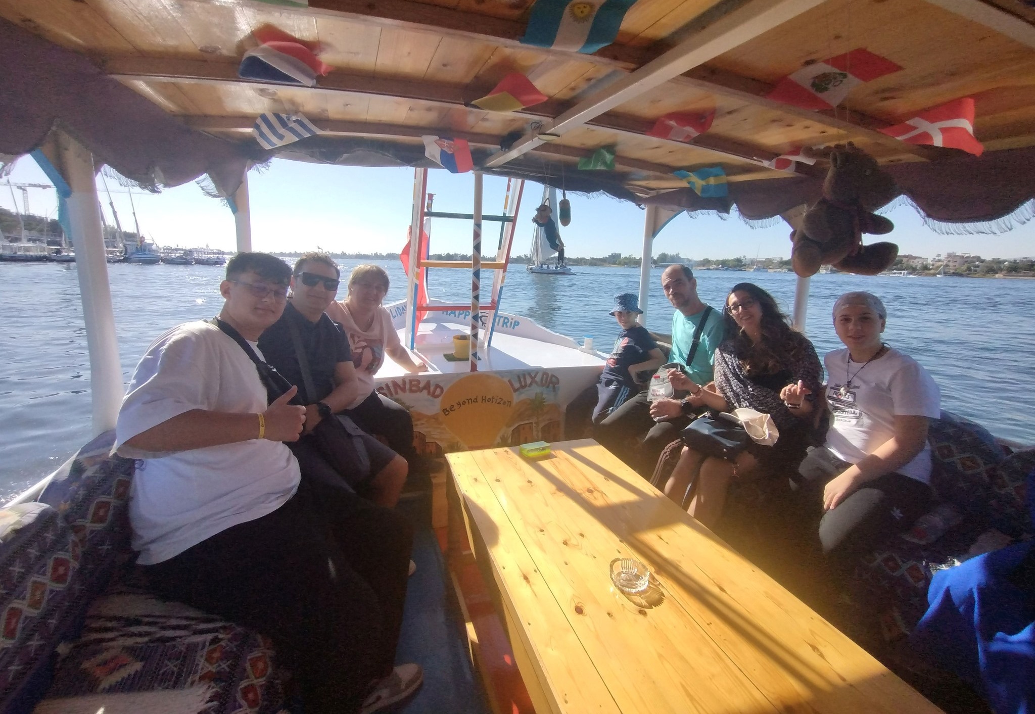 بهجة السائحين فى المراكب النيلية بالأقصر بهجة السائحين فى المراكب النيلية بالأقصر