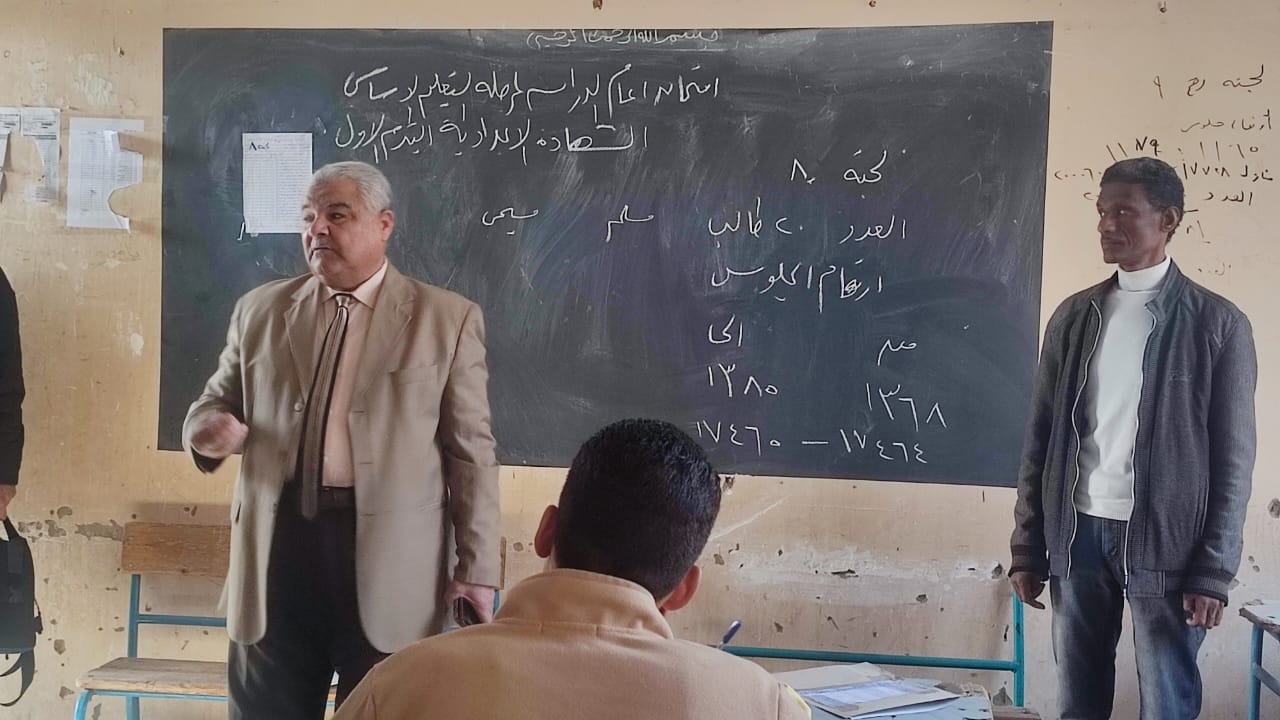 متابعة لجان امتحانات الشهادة الإعدادية في أول أيامها