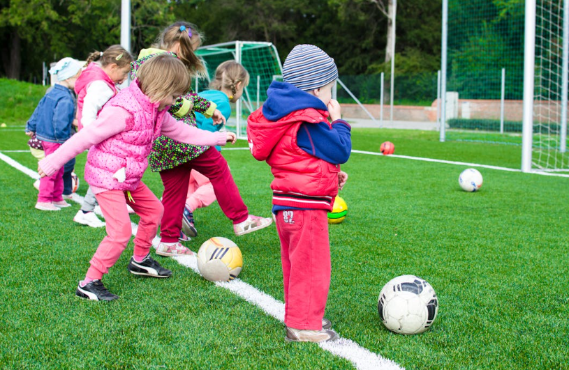 الاطفال الاطفال