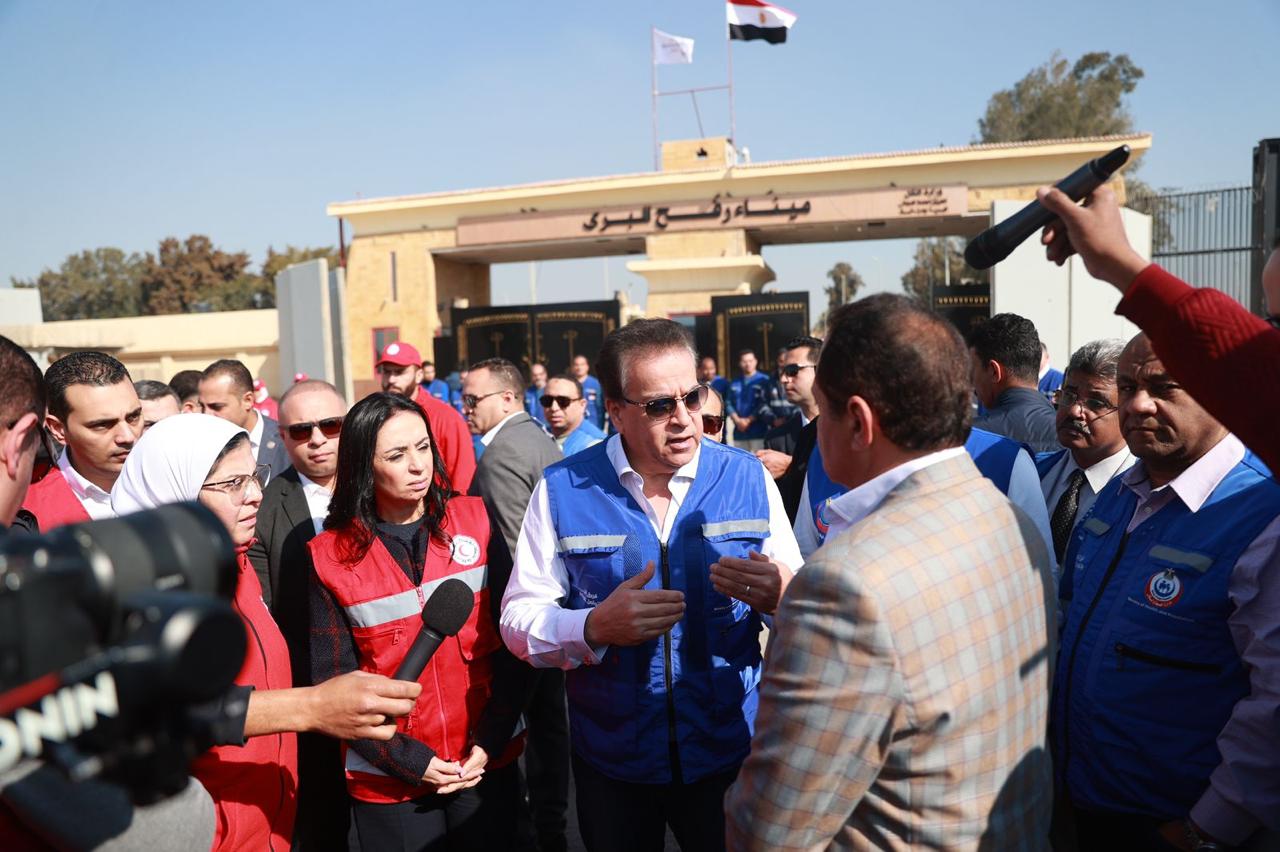 نائب رئيس مجلس الوزراء يتفقد الحجر الصحى بمعبر رفح