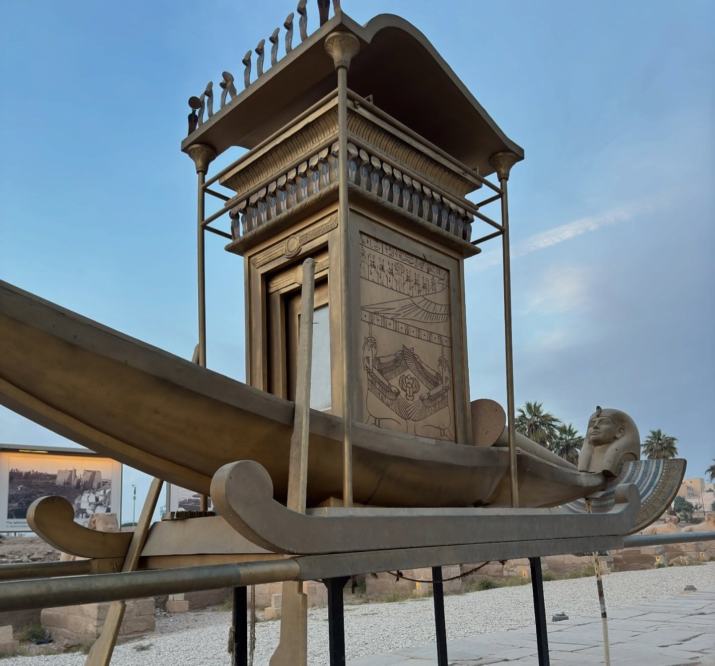 سحر المراكب المقدسة تبهر ضيوف العالم في مدينة الأقصر سحر المراكب المقدسة تبهر ضيوف العالم في مدينة الأقصر