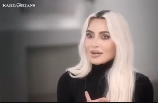 نجمة تليفزيون الواقع كيم كارداشيان نجمة تليفزيون الواقع كيم كارداشيان