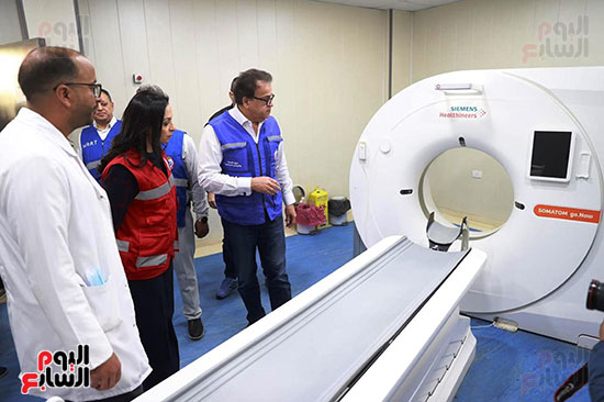 وزير الصحة يتفقد مستشفى الشيخ زويد المركزي بمحافظة شمال سيناء (2)