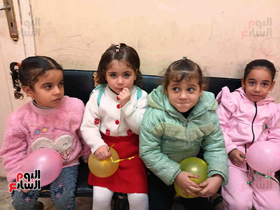 اطفال-فى-عمر-3-سنوات-داخل-الكتاب اطفال-فى-عمر-3-سنوات-داخل-الكتاب