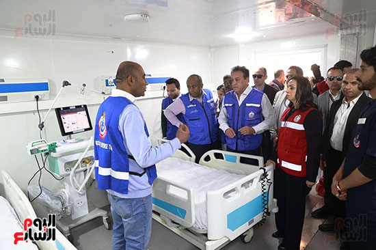 وزير الصحة يتفقد مستشفى الشيخ زويد المركزي بمحافظة شمال سيناء (3)