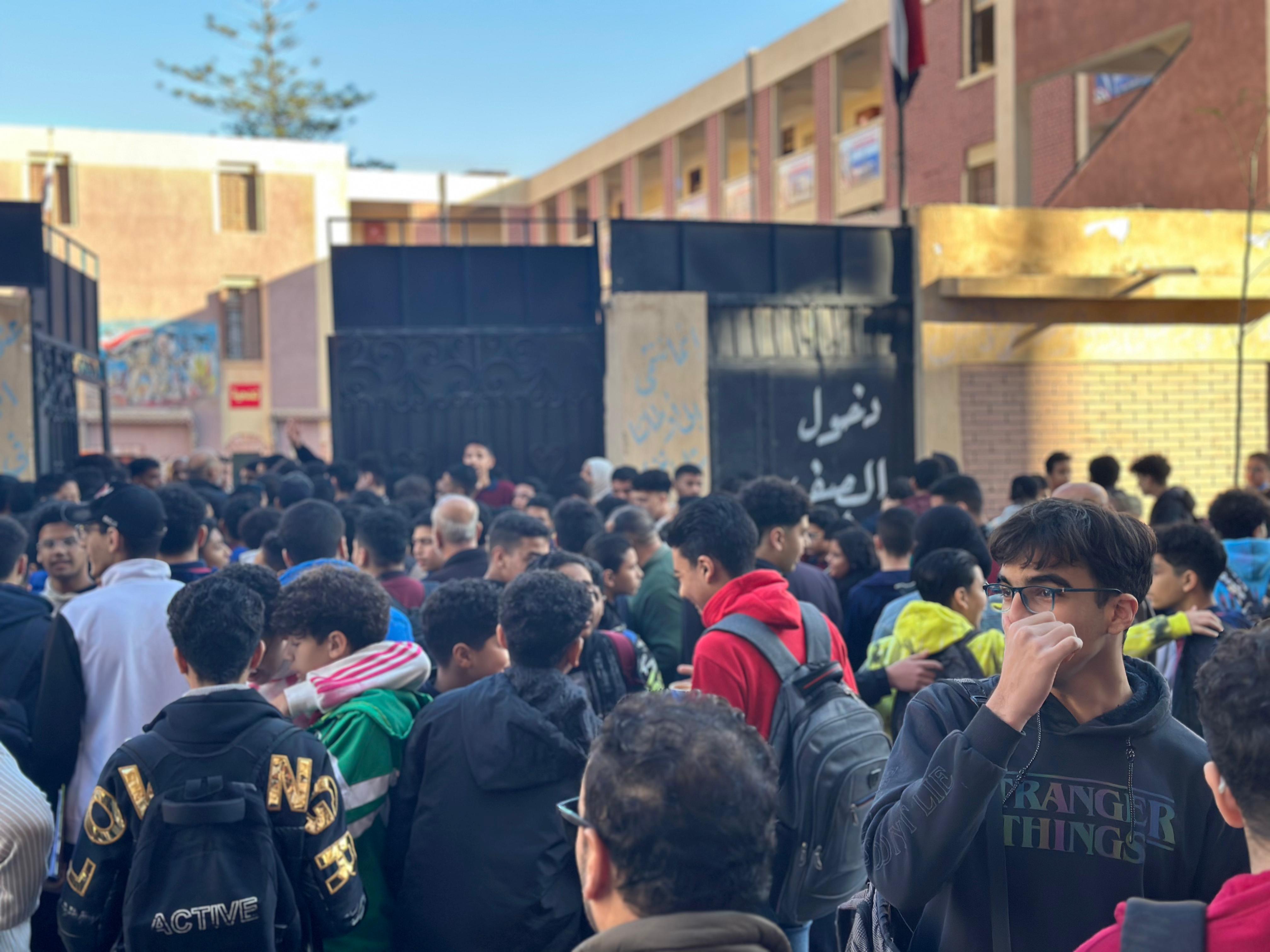 توافد الطلاب ع اللجان