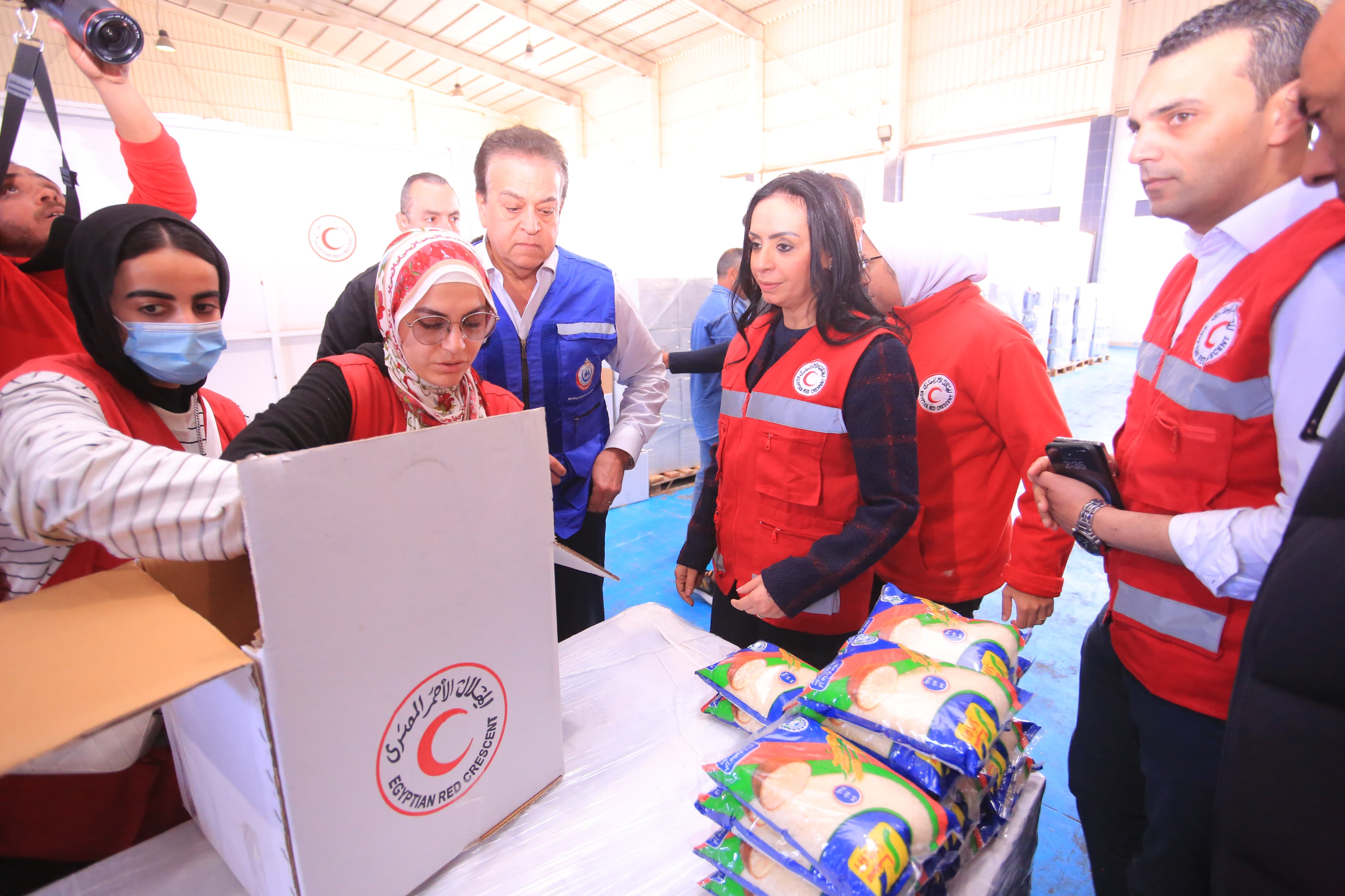 المراكز اللوجيستية للهلال الأحمر المصرى بالعريش