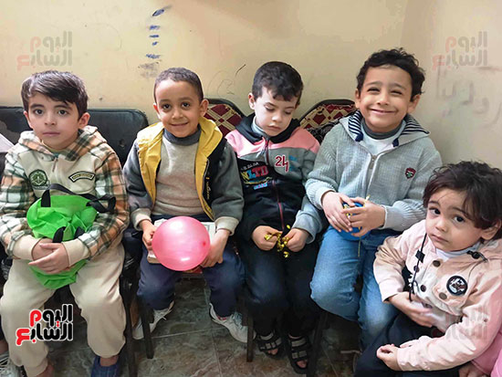 الاطفال-فى-حلقات-لحفظ-القران-الكريم الاطفال-فى-حلقات-لحفظ-القران-الكريم