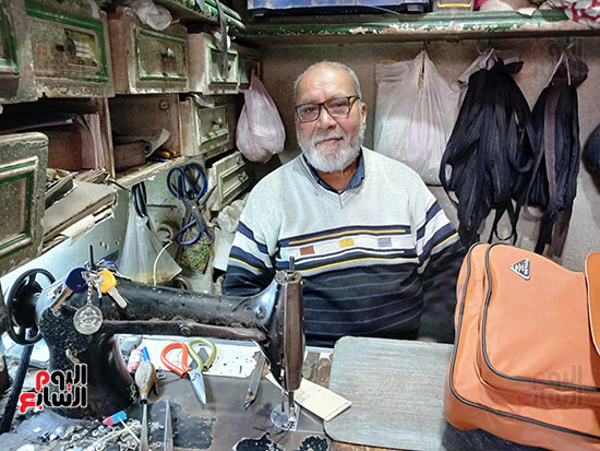 اكثر-من-50-عاما-فى-تصنيع-الشنط