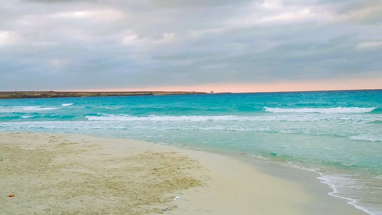 شاطئ عجيبة شرق الهضبة - مطروح شاطئ عجيبة شرق الهضبة - مطروح