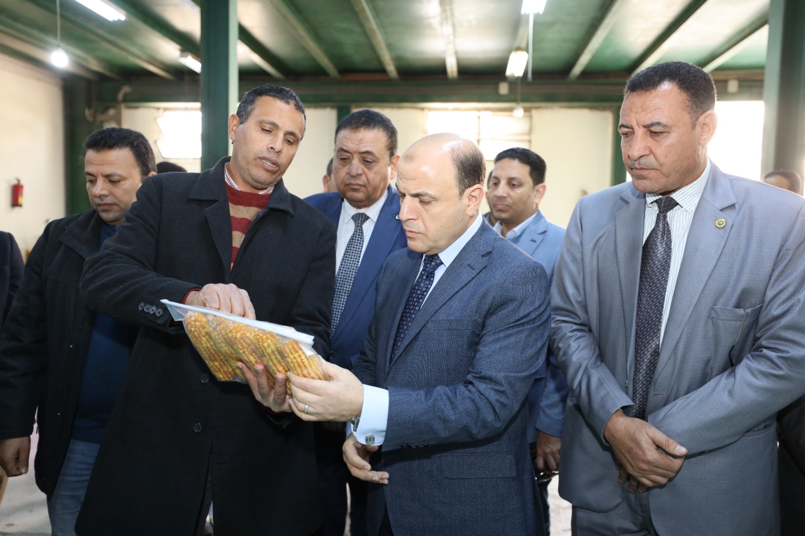 جانب من حولة المحافظ