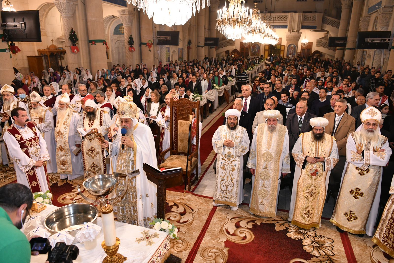 725b7cb4-5037-4e4c-bcf0-f21033e098b4 725b7cb4-5037-4e4c-bcf0-f21033e098b4