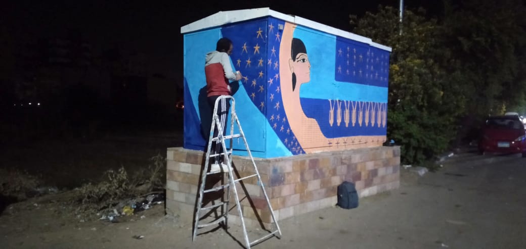 طالب خلال رسم وتجميل أكشاك ومحولات الكهرباء بالمسار السياحى طالب خلال رسم وتجميل أكشاك ومحولات الكهرباء بالمسار السياحى