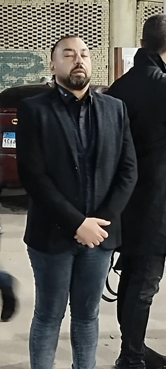 مراد فكري يتلقى عزاء والده فكري صادق