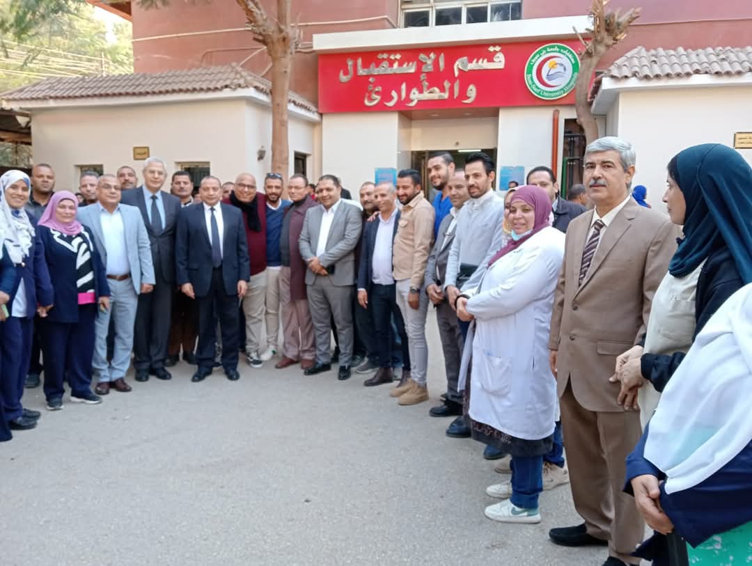 الدكتور منصور حسن