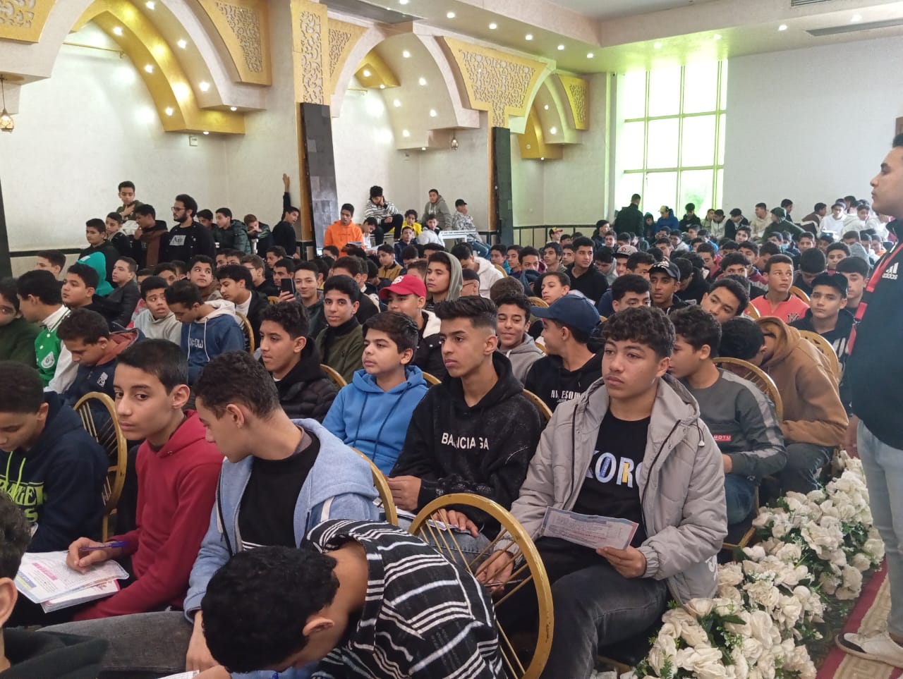 إجابة الطلاب أثناء المراجعة إجابة الطلاب أثناء المراجعة