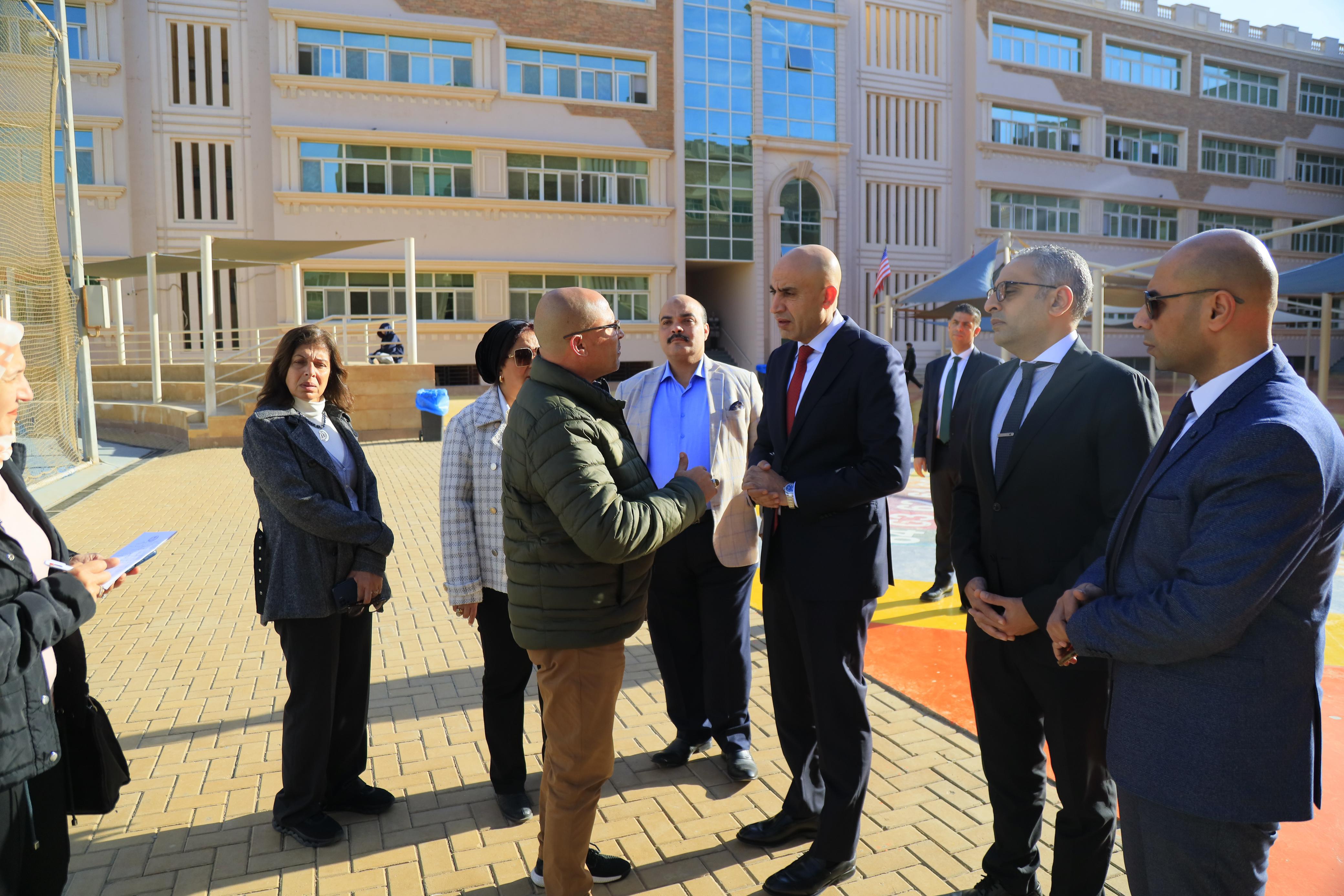 وزير التعليم يزور مدرسة طالبة التجمع وزير التعليم يزور مدرسة طالبة التجمع