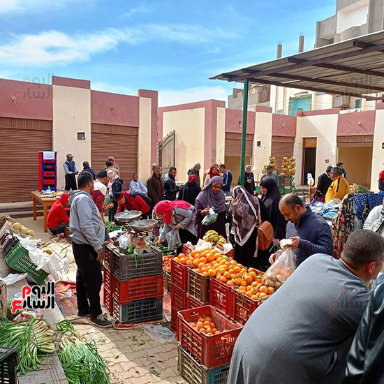 إقبال-كبير-من-المواطنين-على-أسواق-اليوم-الواحد--(15)