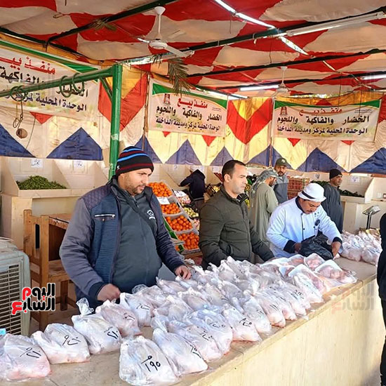 إقبال-كبير-من-المواطنين-على-أسواق-اليوم-الواحد--(13)