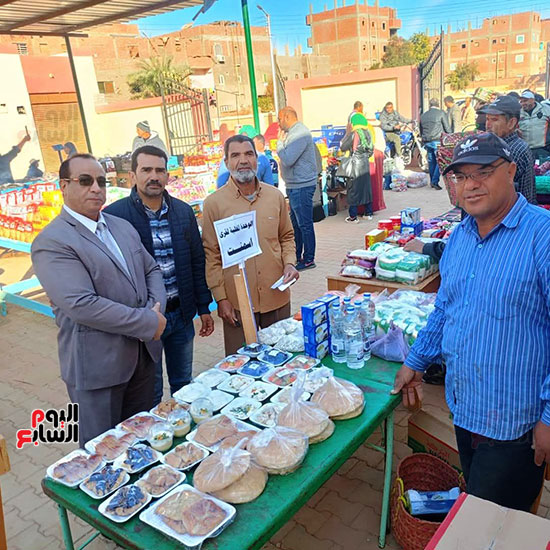 إقبال-كبير-من-المواطنين-على-أسواق-اليوم-الواحد--(16)
