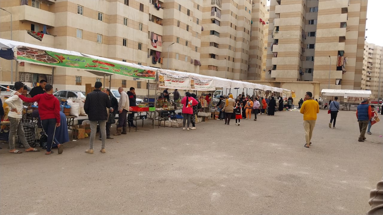 جانب من السوق اليوم الواحد (2)