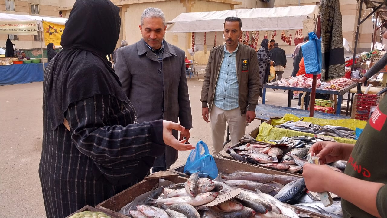 جانب من السوق اليوم الواحد (1)