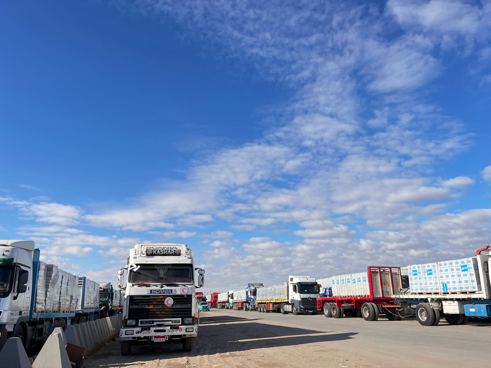 مساعدات متواصلة من معبر رفح لغزة