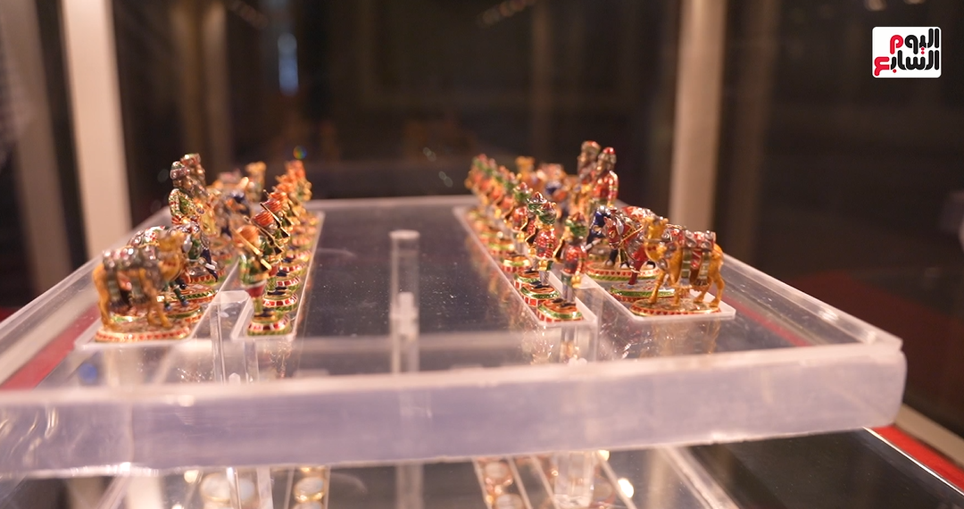 شطرنج مصنوع من الذهب ومرصع بالألماس