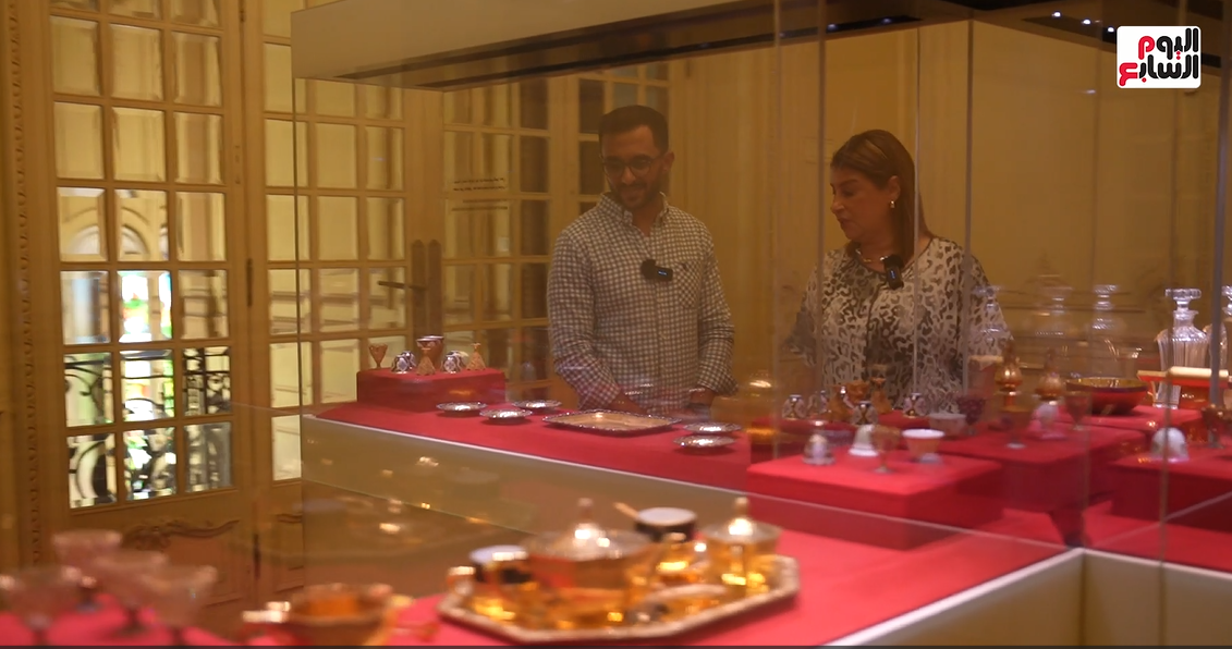 بعض أدوات مائدة الأسرة العلوية