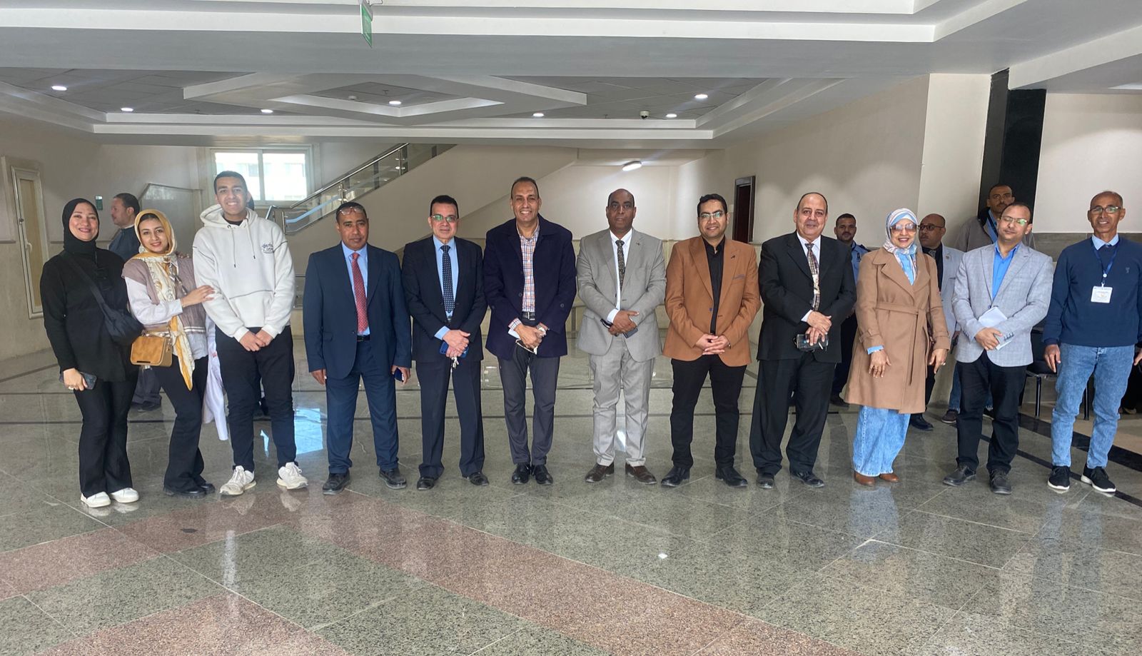 عميد طب سوهاج واعضاء هيئةالتدريس 