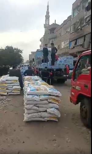 أهالي قرية برقين بالدقهلية يجهزون 9 شاحنات مساعدات لأهالي غزة