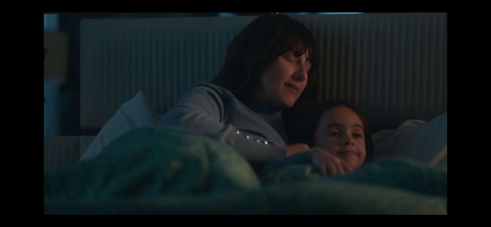 الحلقة الرابعة من صفحة بيضا.. حنان مطاوع تكشف لصديقتها سر المؤامرة على قتلها (2)