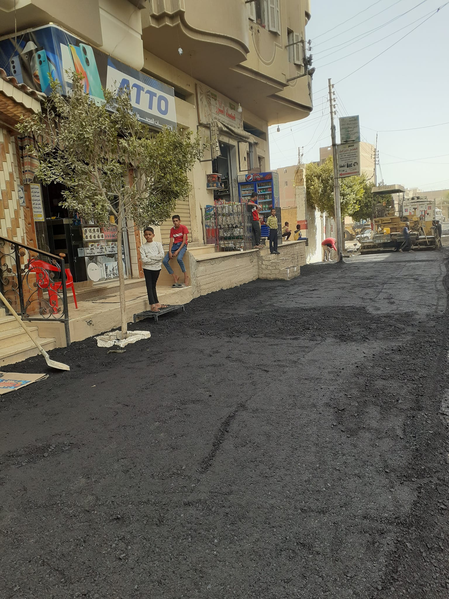 جانب من أعمال الرصف بطهطا جانب من أعمال الرصف بطهطا