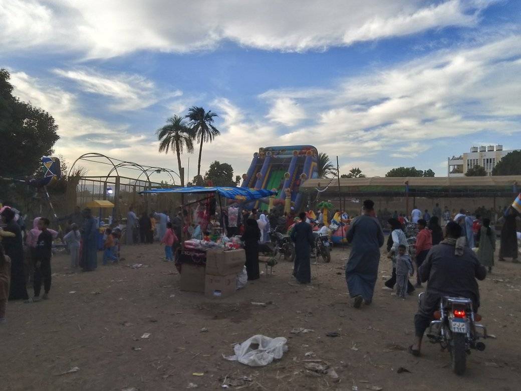 فرحة ملاهى الأطفال فى المولد بقرية الزينية فرحة ملاهى الأطفال فى المولد بقرية الزينية