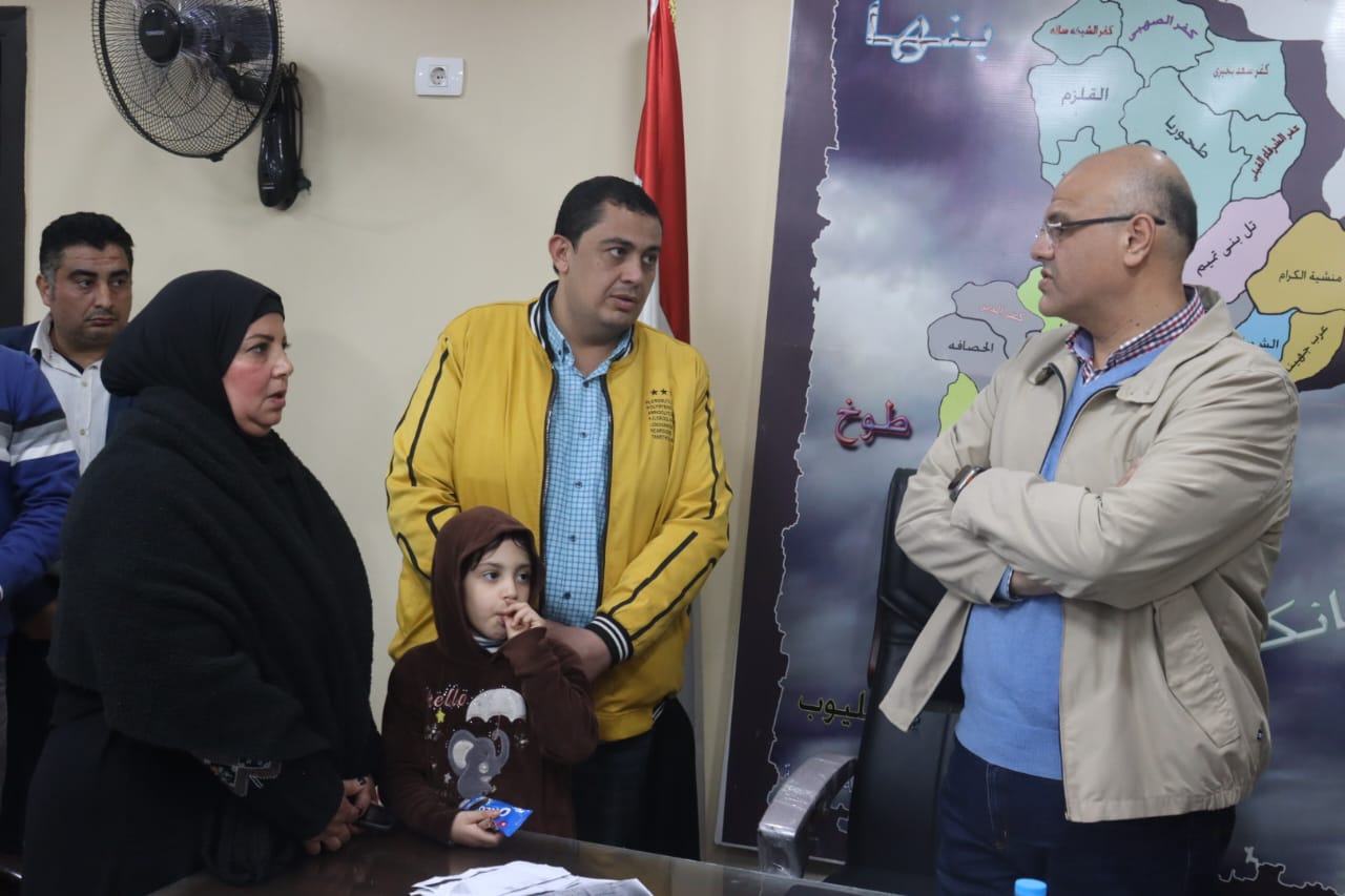 خلال استقبال المواطنين لحل مشاكلهم