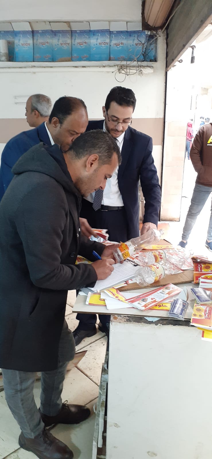 ضبط زيوت طعام مجهولة المصدر ضبط زيوت طعام مجهولة المصدر
