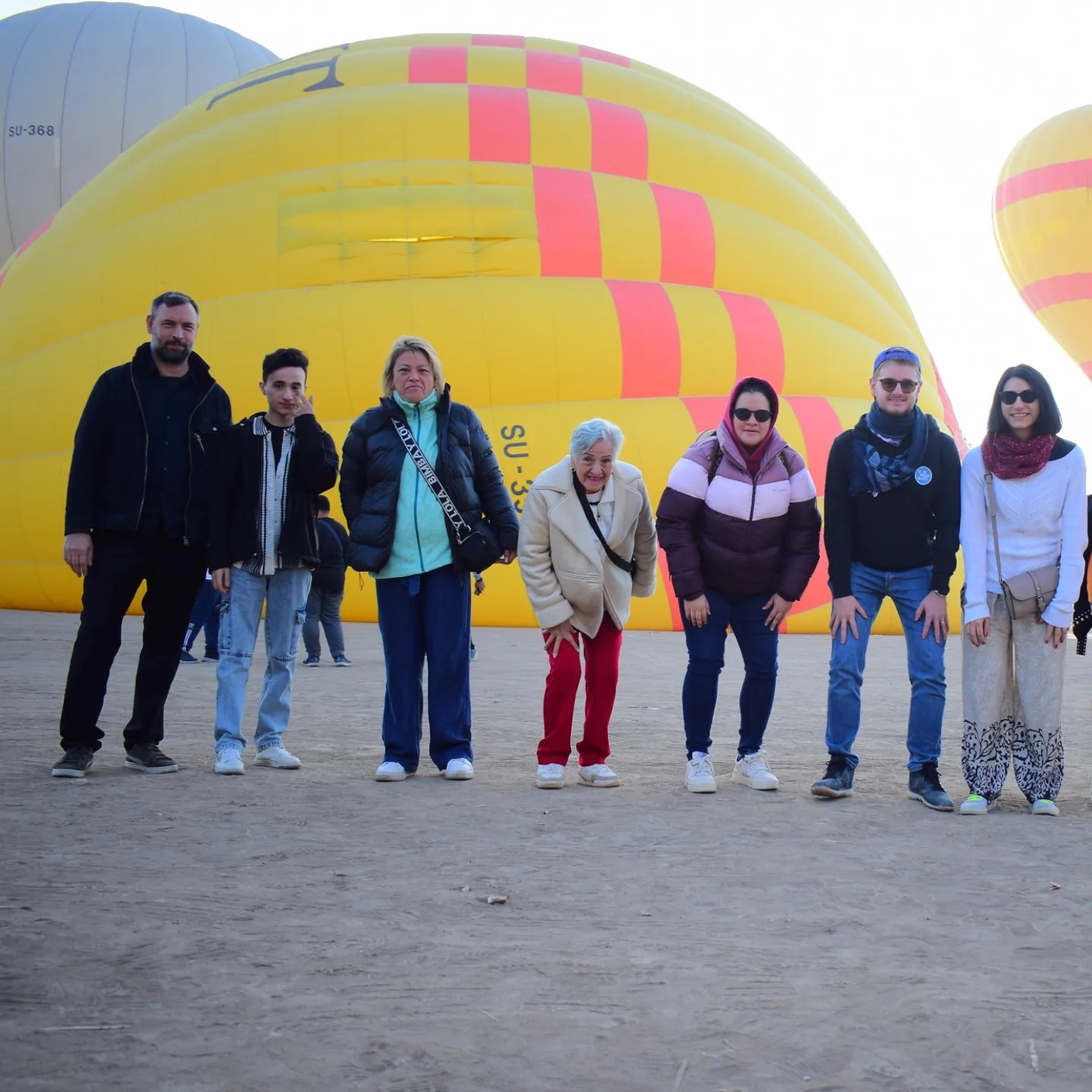 سحر البالون يجذب سياح العالم بالأقصر