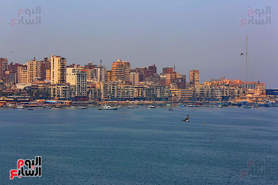 أجواء دافئة وهدوء البحر بشهر طوبة