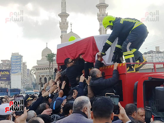 جانب-من-تشيع-الجنازة