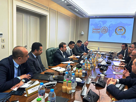 وزير التموين يبحث تفعيل البورصة السلعية وزير التموين يبحث تفعيل البورصة السلعية