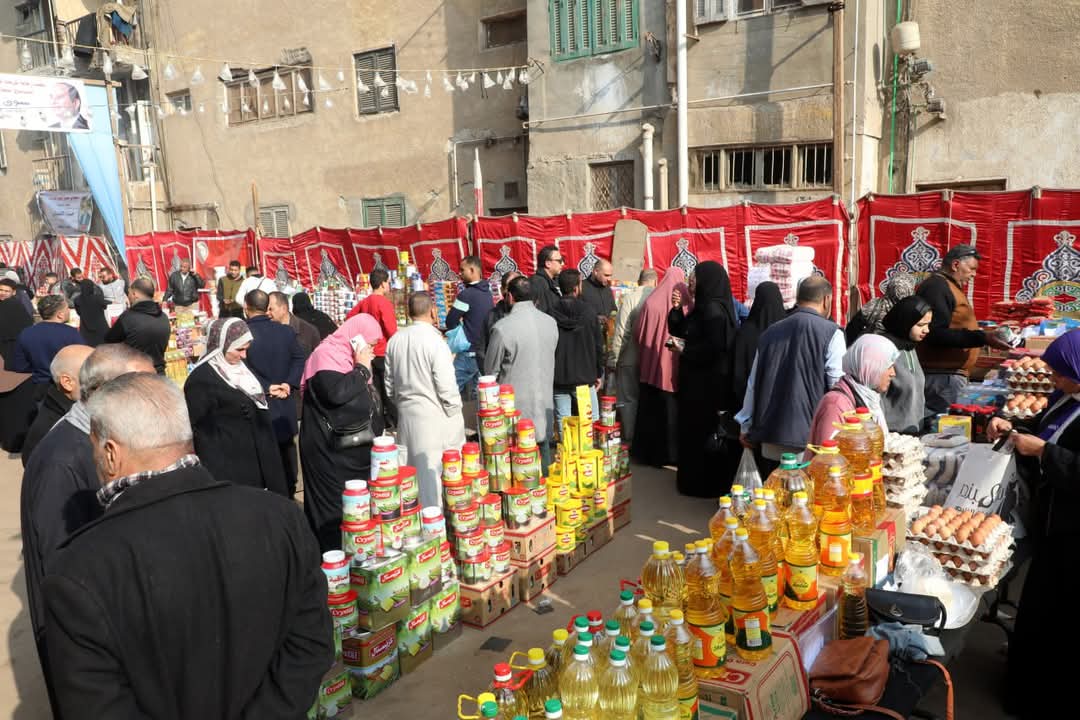 أقبال المواطينين بسوق اليوم الواحد أقبال المواطينين بسوق اليوم الواحد